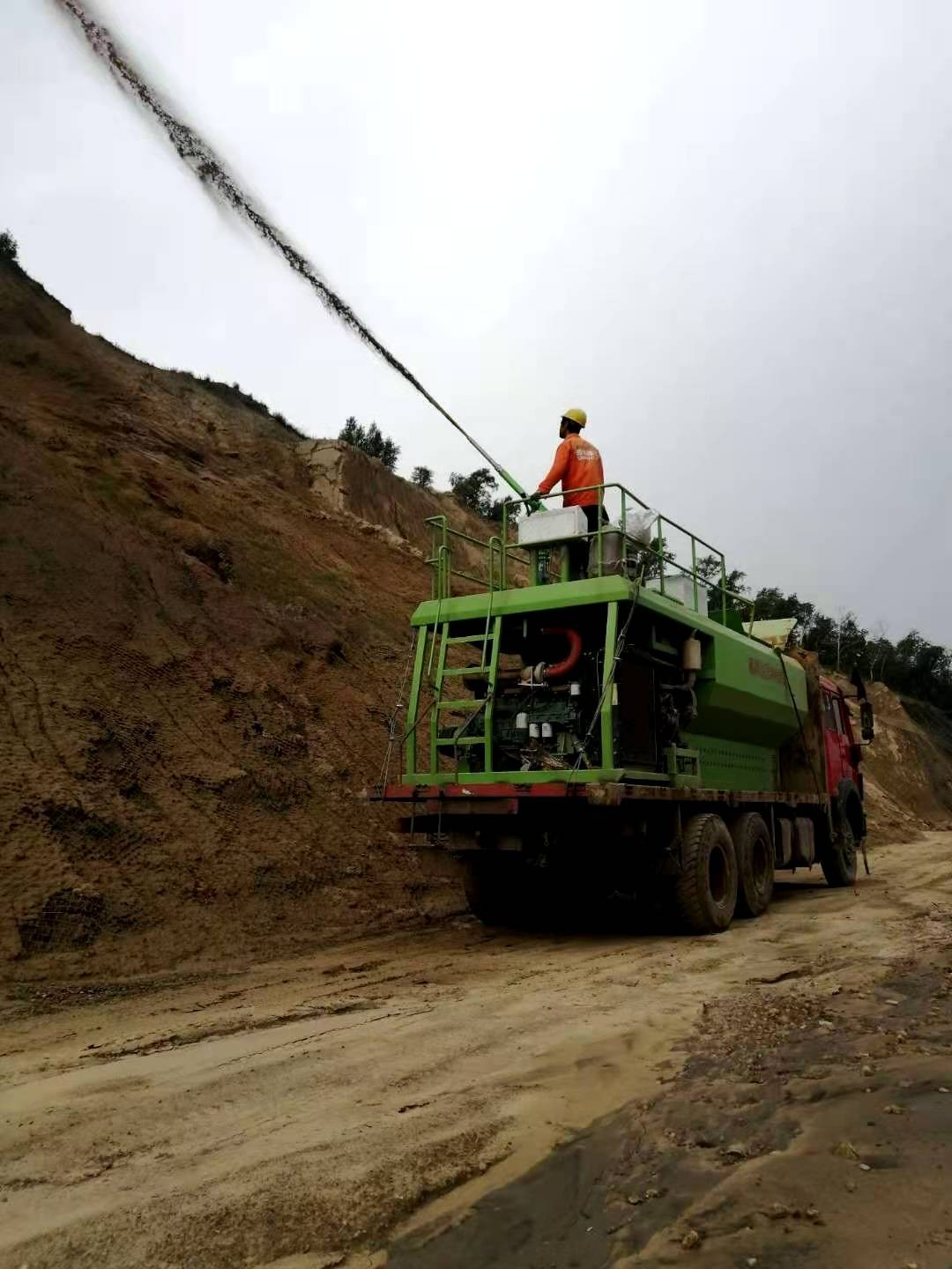 隆化小型液力客土噴播機工作原理和作用